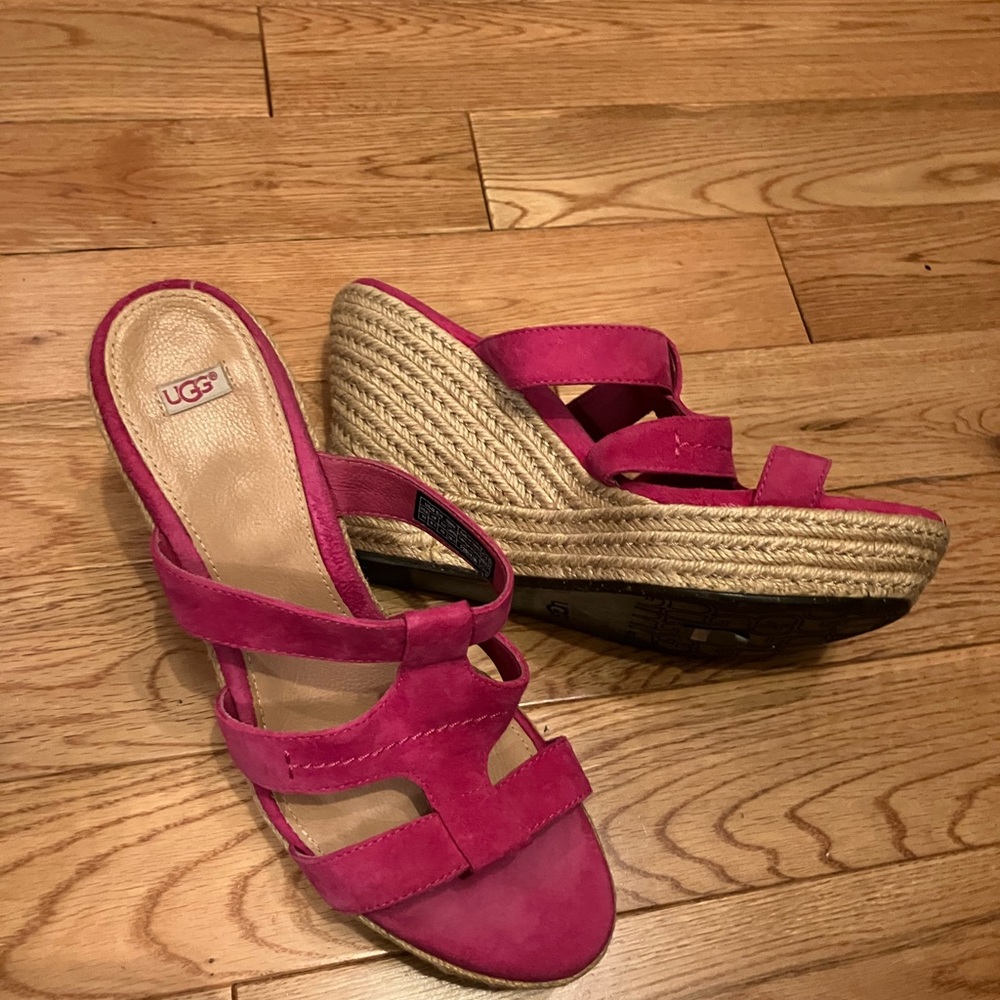 UGG Women's Fuchsia Sandals - Picture 3 of 6